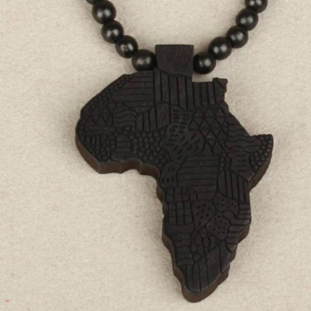 Africa Wood Pendant Necklace With Bead Chain Black